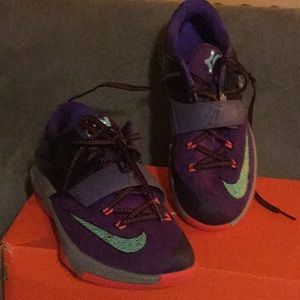 Kid KD Nike size 6.5 multi color 6.5 Y kids